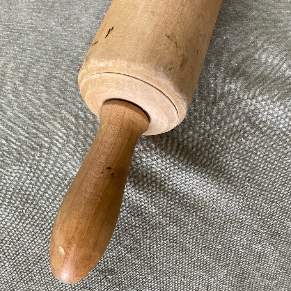 Handmade Wooden Rolling Pin - Vintage, Asymmetrical, 10” Pin Well-Loved - Picture 4 of 5